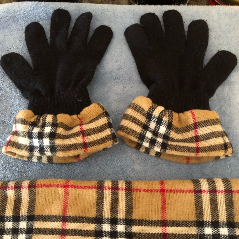 Gloves and matching ear band/headband set.